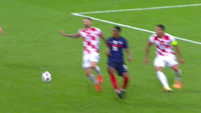 Hategan era sa fie luat la BATAIE de durii Croatiei dupa un penalty DUBIOS la Paris! Momente INCREDIBILE pe Stade de France_11