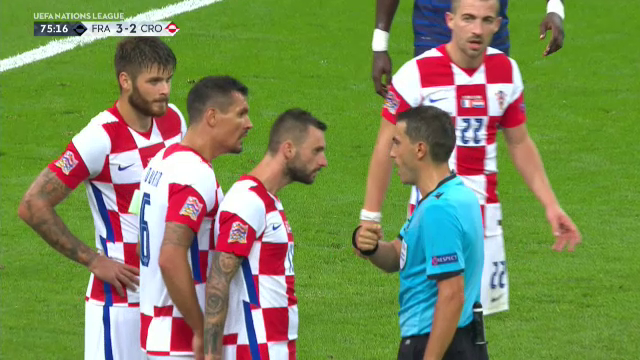 Hategan era sa fie luat la BATAIE de durii Croatiei dupa un penalty DUBIOS la Paris! Momente INCREDIBILE pe Stade de France_7