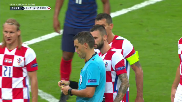 Hategan era sa fie luat la BATAIE de durii Croatiei dupa un penalty DUBIOS la Paris! Momente INCREDIBILE pe Stade de France_8