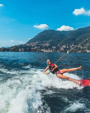 Diletta Leotta e INCANTATOARE si pe apa! Sexy-jurnalista a luat prima lectie de surf, dar NU S-A TERMINAT PREA BINE:)_4