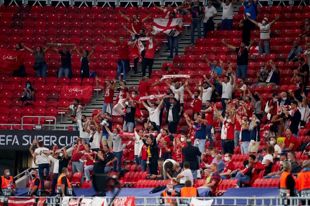 Suporterii au revenit in tribune la meciul dintre Bayern si Sevilla! Comportament EXEMPLAR al fanilor la Supercupa Europei! Imagini de la Budapesta_2