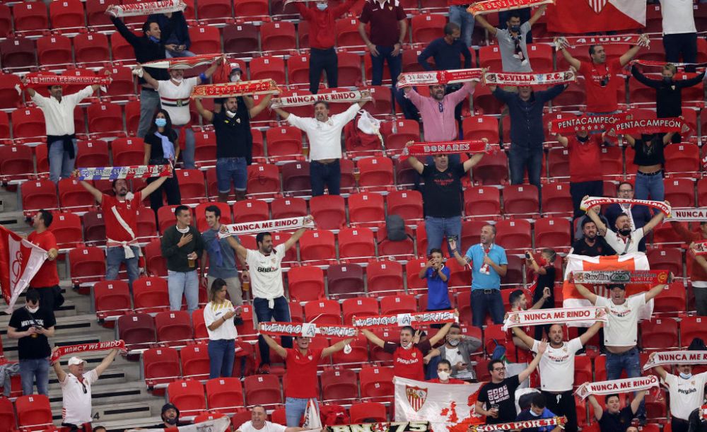 Suporterii au revenit in tribune la meciul dintre Bayern si Sevilla! Comportament EXEMPLAR al fanilor la Supercupa Europei! Imagini de la Budapesta_11