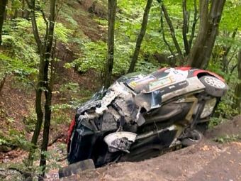 
	Accident INFIORATOR la Raliul Transilvaniei! Masina s-a izbit de un copac, iar pilotul a ajuns la spital! Care este starea sportivilor
