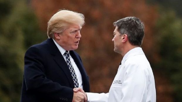 
	Un medic MEDALIAT de statul ROMAN il trateaza pe Donald Trump de Covid-19! Cine este doctorul care are grija de presedintele Statelor Unite
