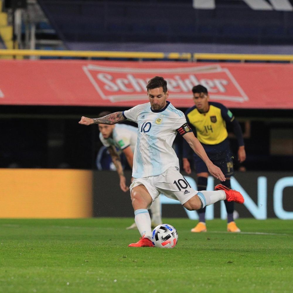 Lionel Messi a adus PRIMA victorie a Argentinei din preliminarii! Argentina s-a chinuit efectiv cu selectionata Ecuadorului! CAPITOLUL la care se bate cu Luis Suarez_3