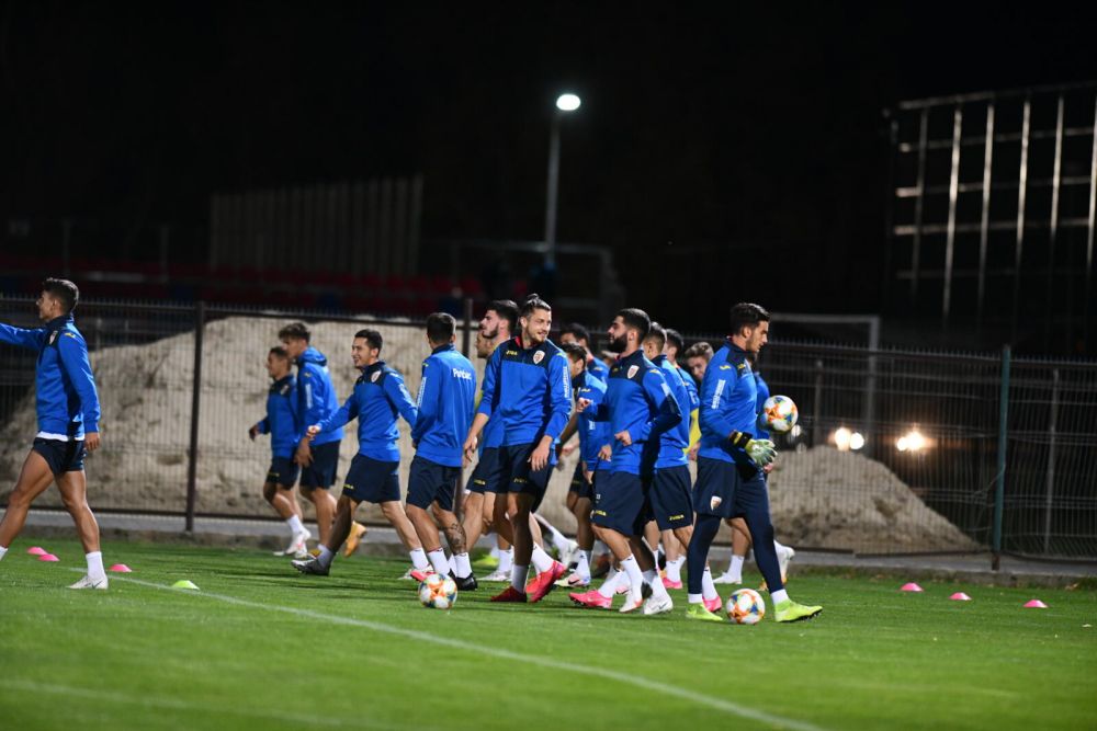 "Tricolorii mici" s-au pregatit in Ghencea pentru meciul cu Malta U21! Razvan Burleanu a fost prezent la antrenamentul oficial!_3