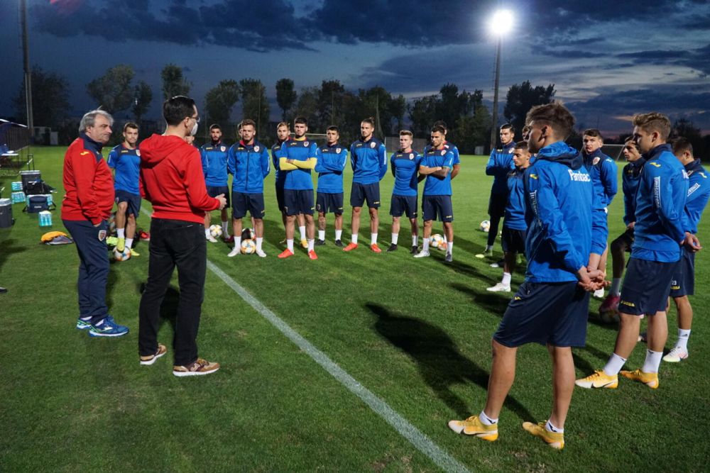 "Tricolorii mici" s-au pregatit in Ghencea pentru meciul cu Malta U21! Razvan Burleanu a fost prezent la antrenamentul oficial!_7