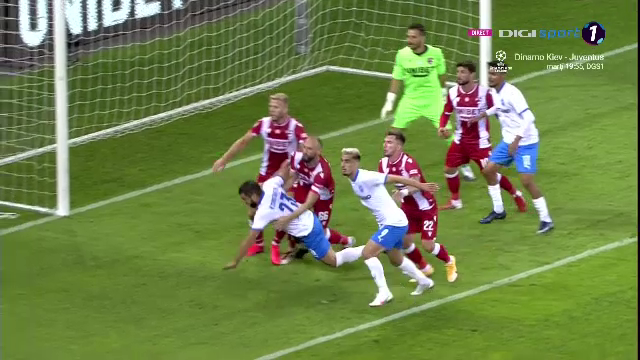 Inca un penalty controversat impotriva lui Dinamo! Contra, PARALIZAT pe margine, Puljic si-a pus mainile in cap! Ce s-a intamplat_16