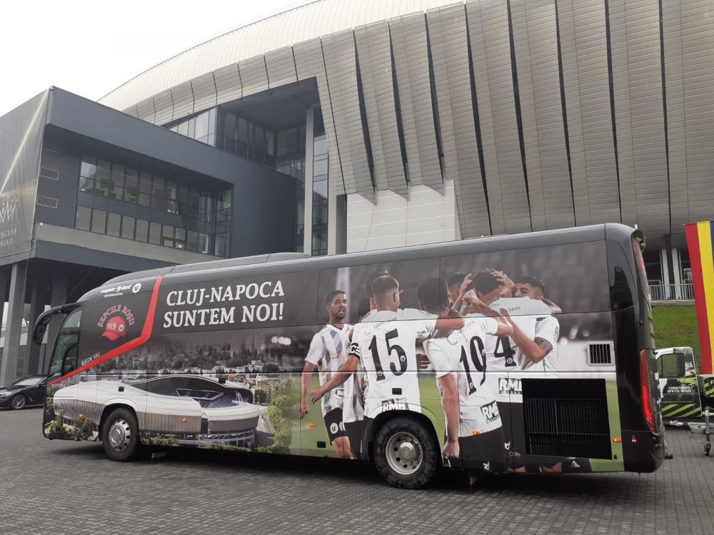 Imagini SPECTACULOASE cu noul autocar al lui U Cluj! Cum poate arata bijuteria cu care se vor deplasa fotbalistii _3