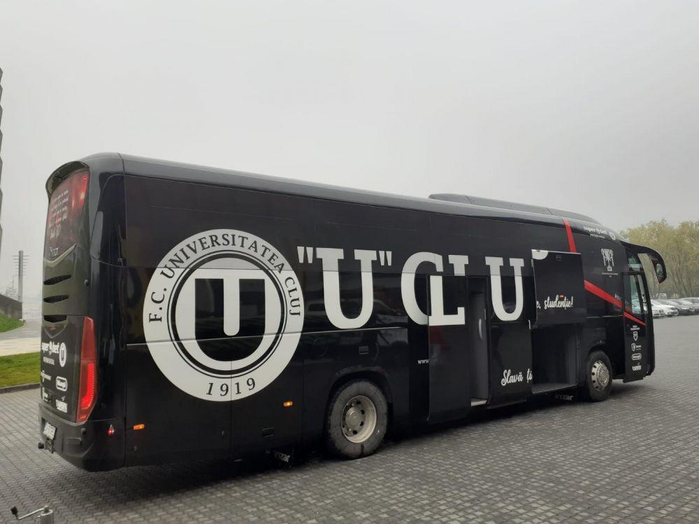 Imagini SPECTACULOASE cu noul autocar al lui U Cluj! Cum poate arata bijuteria cu care se vor deplasa fotbalistii _5