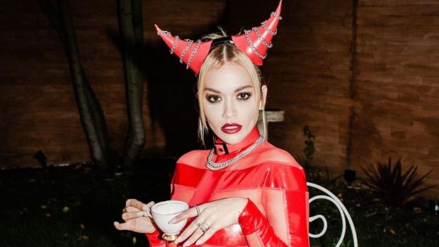 
	Costumatie de Halloween sau de filme pentru adulti?! Rita Ora a socat internetul: pozele care fac inconjurul retelelor sociale

