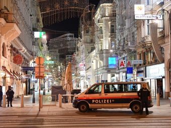 
	Ei sunt eroii atacului terorist din Viena! S-au aruncat in fata gloantelor pentru a salva doua persoane grav ranite! Atentie: detalii cu impact emotional
