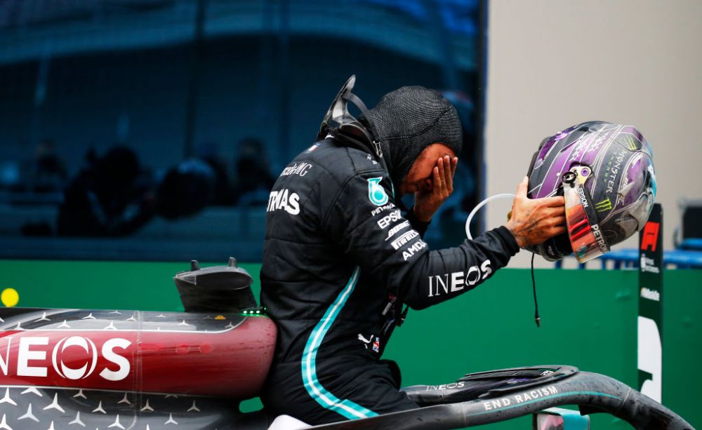 FOTO | Lewis Hamilton, moment ISTORIC in Formula 1! A castigat al 7-lea titlu mondial si l-a egalat pe Michael Schumacher: lacrimi in ochii pilotului britanic_6