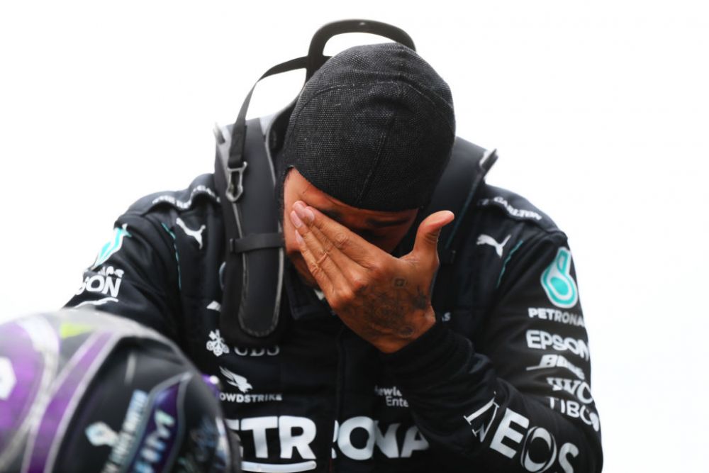 FOTO | Lewis Hamilton, moment ISTORIC in Formula 1! A castigat al 7-lea titlu mondial si l-a egalat pe Michael Schumacher: lacrimi in ochii pilotului britanic_8