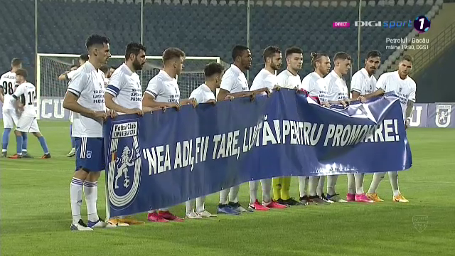 "Nea Adi, fii tare! Luptam pentru promovare!" Ce au facut jucatorii Craiovei la primul meci dupa arestarea lui Mititelu! Mesaje pe tricouri si pe banner_4