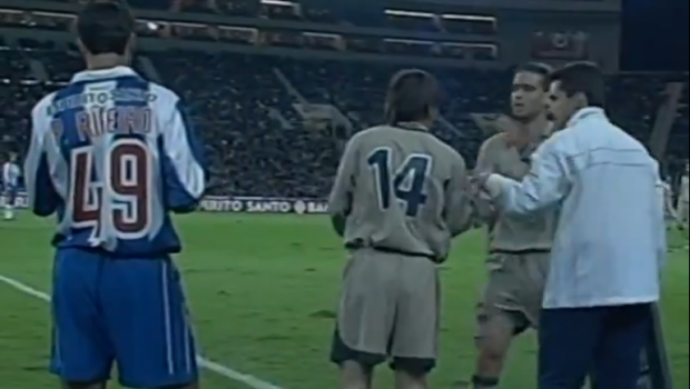 
	Au trecut 17 ani de la momentul care a schimbat fotbalul! Pe 16 noiembrie 2003, Lionel Messi juca primul meci la Barcelona
