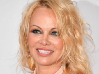 
	S-a ingrasat sau nu in carantina Pamela Anderson? Cat de &quot;pufoasa&quot; e vedeta din Baywatch. Poza care spune totul
