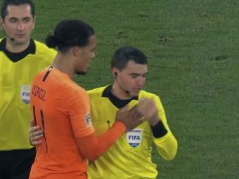 
	CUTREMURATOR! Hategan a aflat la pauza meciului dintre Olanda si Germania ca mama lui a murit si a inceput sa planga in hohote! Van Dijk l-a luat in brate! Povestea care face acum inconjurul lumii
