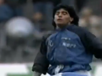 
	Clipul care a facut ISTORIE! Miscarile lui Maradona pe &#39;Live is Life&#39; face acum inconjurul lumii! Ce a facut Diego inaintea meciului cu Bayern

