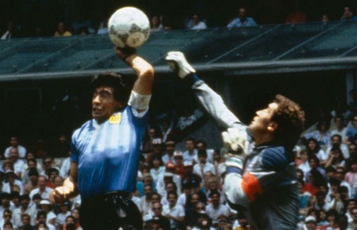 Ce scrie presa internationala despre moartea lui Diego Maradona! "Acum e in mainile lui Dumnezeu!" Englezii nu au uitat de momentul semifinalei din 1986!_13