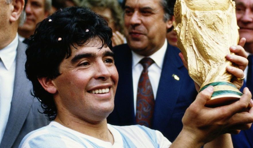 Ce scrie presa internationala despre moartea lui Diego Maradona! "Acum e in mainile lui Dumnezeu!" Englezii nu au uitat de momentul semifinalei din 1986!_14