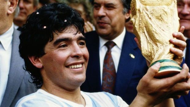 
	Ce scrie presa internationala despre moartea lui Diego Maradona! &quot;Acum e in mainile lui Dumnezeu!&quot; Englezii nu au uitat de momentul semifinalei din 1986!
