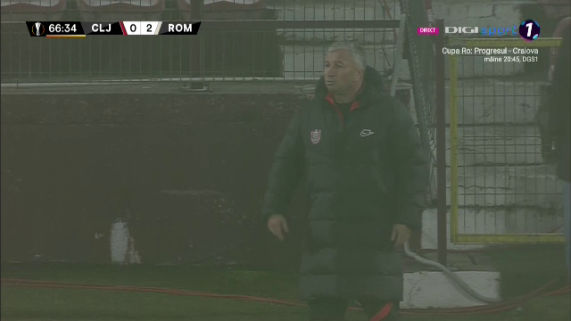 Penalty INVENTAT de arbitru pentru Roma! Petrescu, NEBUNI DE FURIE pe margine! Ce s-a intamplat_14