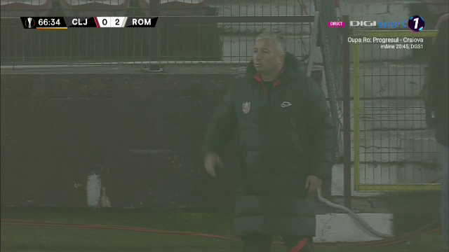 Penalty INVENTAT de arbitru pentru Roma! Petrescu, NEBUNI DE FURIE pe margine! Ce s-a intamplat_10