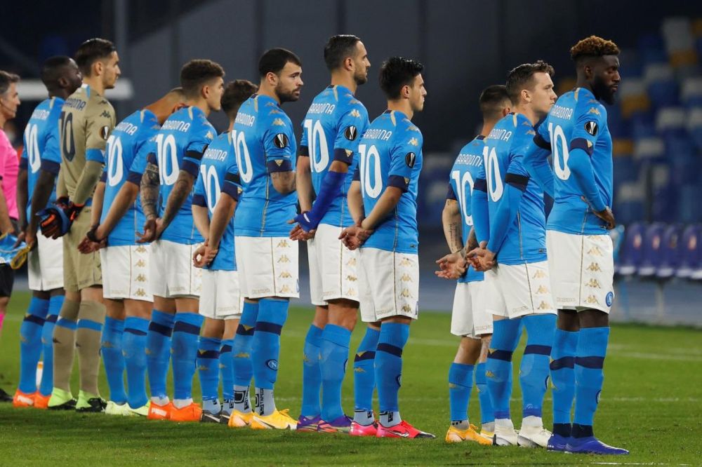 Atmosfera INCENDIARA la propriu! Fanii lui Napoli au facut spectacol, iar fotbalistii i-au adus un omagiu special lui Maradona_14