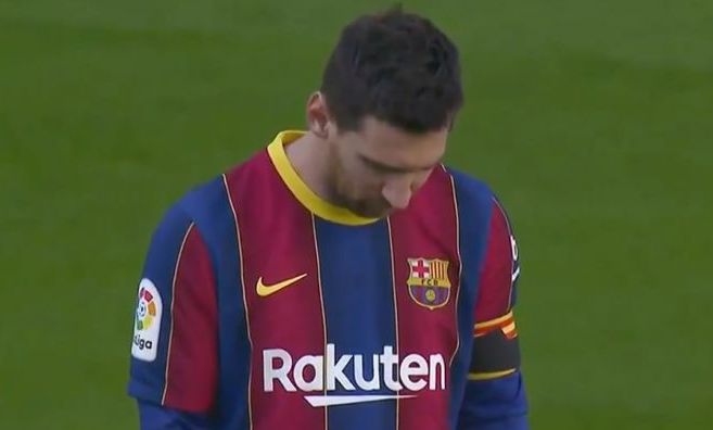 Messi, cu ochii in lacrimi la momentul de reculegere pentru Maradona! Catalanii au avut un mesaj special pentru Diego _10
