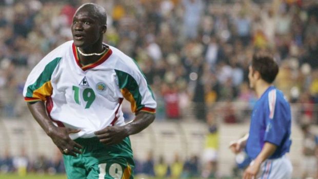 
	NU SE POATE! O noua tragedie in fotbalul mondial! Omul care a DISTRUS Franta si-a pierdut viata la 42 de ani! Anunt cutremurator: A murit Papa Bouba Diop
