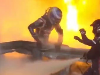 
	VIDEO CUTREMURATOR! Momentul in care Grosjean iese DIN FLACARI dupa accidentul care a ingrozit lumea! Cateva fractiuni de secunda sunt diferenta dintre VIATA SI MOARTE! Care e starea pilotului

