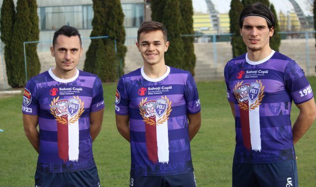 Derby SPECIAL in Liga 2! Ce echipamente vor purta fotbalistii in Poli Timisoara - Rapid: tricourile vor fi scoase la licitatie dupa meci_2