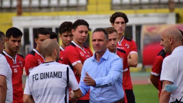 
	HALUCINANT! Antrenorii de la Dinamo se cearta PE ECHIPAMENT! Situatia critica in care a ajuns clubul si de unde poate veni salvarea in urmatoarele zile
