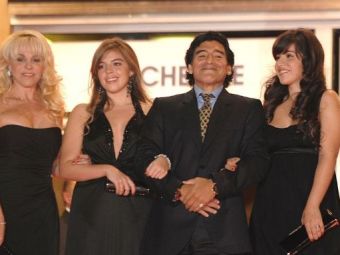 
	Se ascut SABIILE printre apropiatii lui Maradona. &quot;O PORCARIE mai mare nu se poate!&quot; SMS-ul care a pornit IURESUL
