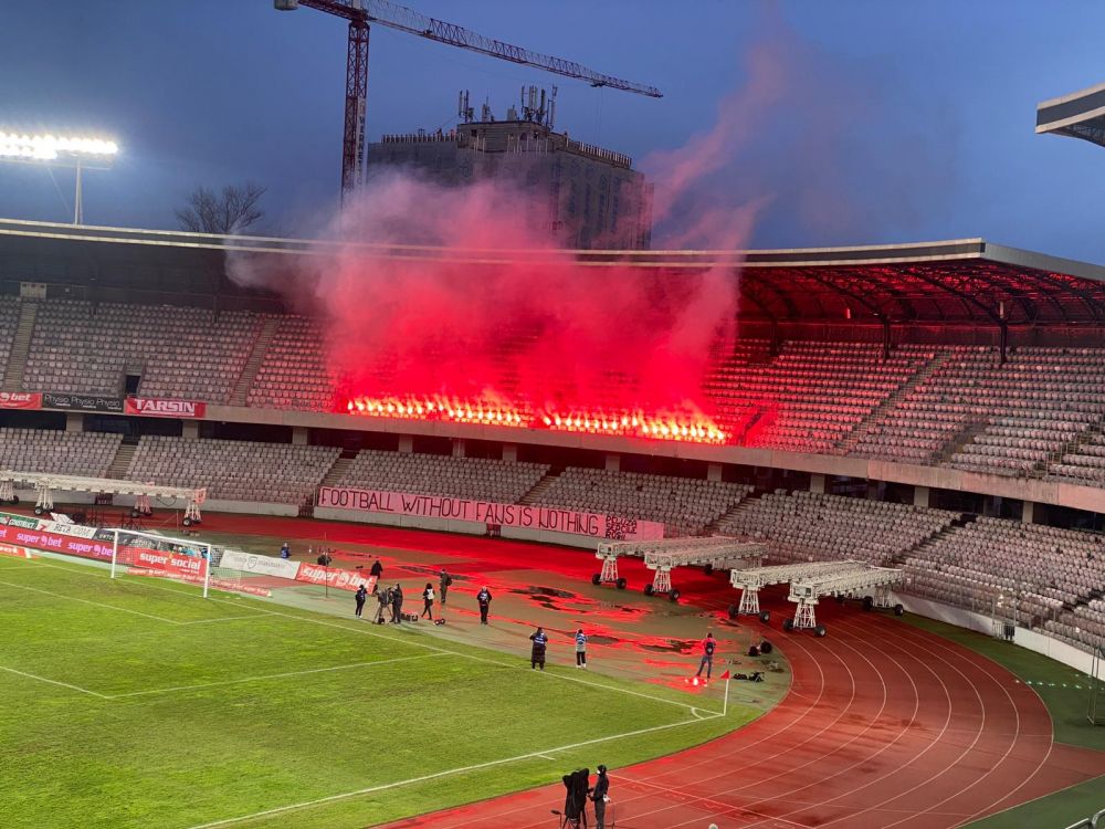 Spectacolul pirotehnic de pe Cluj Arena a fost penalizat! Ce amenda a primit "U" Cluj in urma tortelor aprinse pe stadion_3