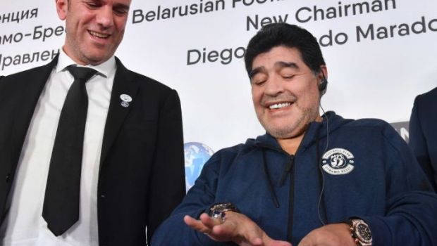 
	Cea mai scumpa BIJUTERIE a lui Maradona! Povestea INELULUI CU DIAMANTE care valoreaza cat un Ferrari
