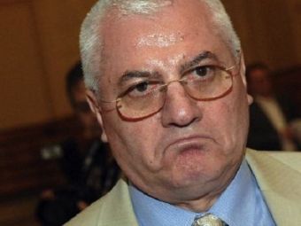
	Dumitru Dragomir ii ia apararea lui Coltescu si da de pamant cu Ministrul Sportului: &quot;Ce cauta Stroe sa aiba voce in fotbalul romanesc? Cum poti sa spui ca e rasism?&quot;
