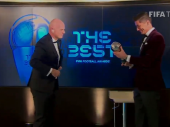 
	Lewandowski e CEL MAI MARE JUCATOR al lumii in 2020! I-a batut pe Messi si Ronaldo! A CAZUT coroana ZEILOR din fotbal! VIDEO

