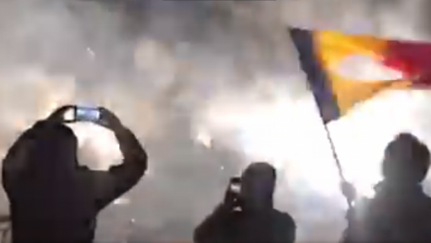 
	VIDEO | Suporterii echipei nationale a Romaniei, spectacol la comemorarea eroilor Revolutiei! Ce au facut ultrasii la Timisoara
