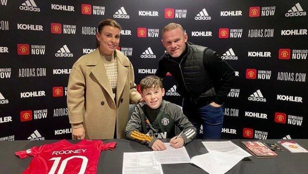 
	Fiul al lui Wayne Rooney a semnat cu Manchester United! Pustiul are doar 11 ani

