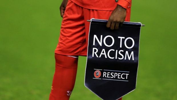 
	&quot;Idiotii folosesc meciuri de fotbal pentru a promova o ideologie idioata!&quot; UEFA solicita sprijin in lupta impotriva rasismului
