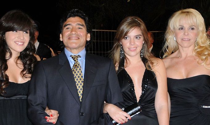 Femeile din jurul lui Maradona s-au luat la HARTA. Scandal MONSTRU intre fiica si iubita. De unde a pornit SCANTEIA_1