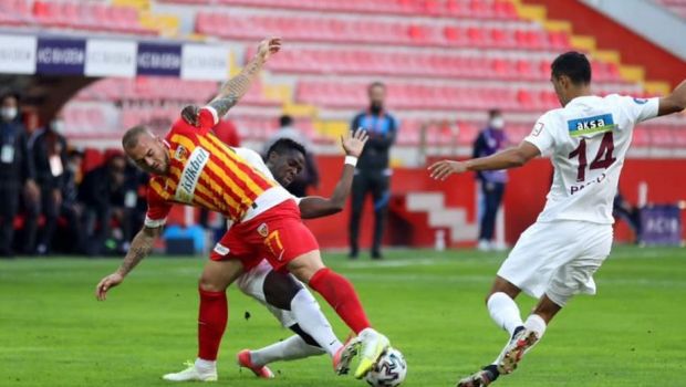
	Penalty RATAT pentru Denis Alibec! Cosmar pentru atacantul lui Kayserispor: portarul a intervenit si Alibec ramane fara gol in Turcia
