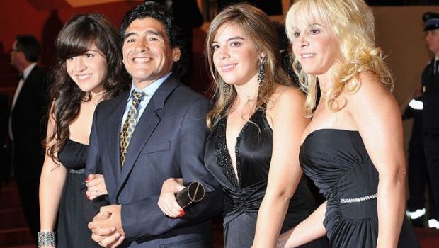 
	Diego Maradona ar fi fost MANDRU de asta! E impresionant ce-a reusit sa faca UNICA sa sotie. Nimeni nu i-a stat in cale

