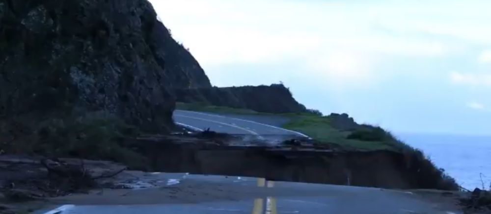 Autostrada s-a prabusit in ocean! Imaginile cutremuratoare care fac acum inconjurul lumii_17