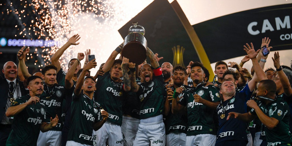 SPECTACOL pe strazile din Brazilia dupa finala Copei Libertadores! Palmeiras a castigat al doilea trofeu din istorie cu un gol inscris in minutul 99! Imagini INCREDIBILE_1