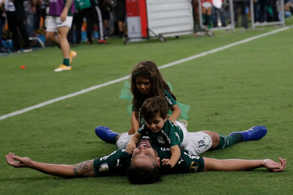 SPECTACOL pe strazile din Brazilia dupa finala Copei Libertadores! Palmeiras a castigat al doilea trofeu din istorie cu un gol inscris in minutul 99! Imagini INCREDIBILE_15