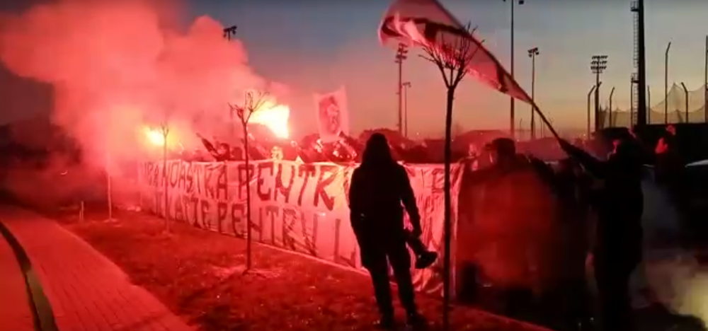 "Ura noastra pentru ei, motivatie pentru lei!" Arde Craiova inaintea derby-ului cu Dinamo! Atmosfera incendiara creata de fani_1