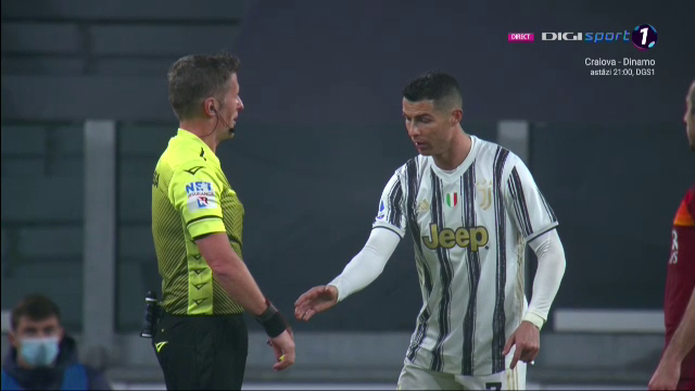 FA-BU-LOS! "Da sa vad ceasu', boss!" :)) Ronaldo, moment incredibil in meciul cu Roma! E faza care face inconjurul lumii. Ce a putut sa-i faca arbitrului_17